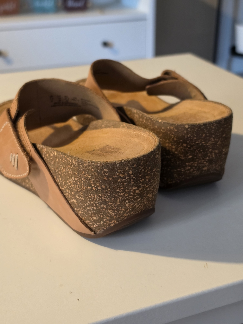 Clarks Women's Brown Leather Wedge Thong Sandals - Picture 5 of 8